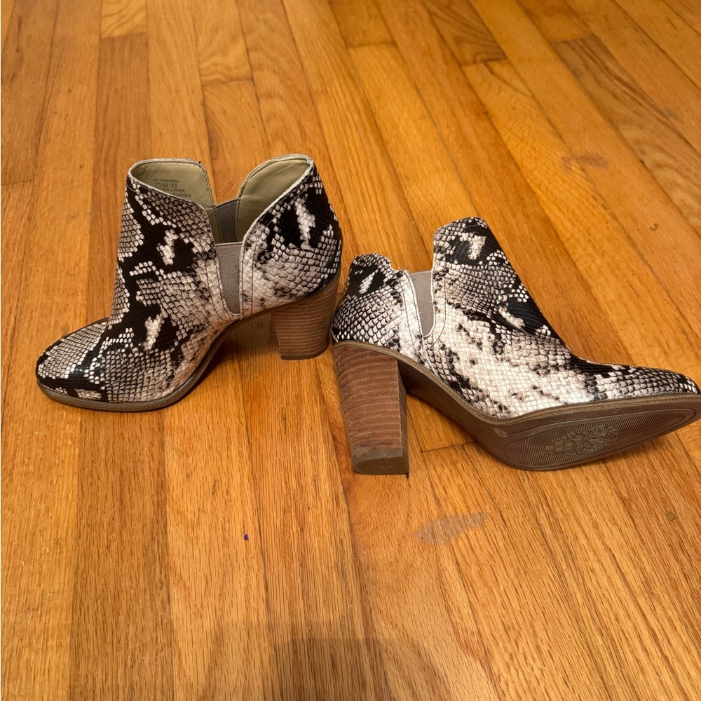 Vince Camuto 7.5 Ankle Boot